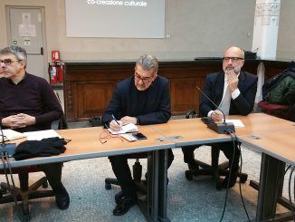 Da sinistra, Massimo Giovara, presidente della Commissione Cultura, Paolo Verri, Direttore della Fondazione Matera Basilicata, Juan Carlos De Martin, curatore del Festival della Tecnologfia