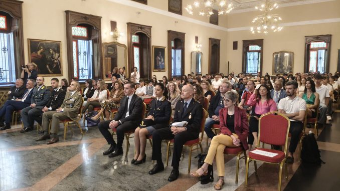 Sala gremita al Circolo Ufficiali